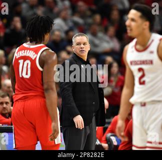 Chicago, Illinois, États-Unis. 08th mars 2023. Chris Holtmann, entraîneur-chef des Buckees de l'État de l'Ohio, regarde pendant la première partie du tournoi de basketball masculin de la NCAA Big Ten Conference au United Center de Chicago, Illinois. Dean Reid/CSM/Alamy Live News Banque D'Images