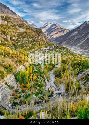 Hunza était un État princier, bordant la Chine au nord-est et Pamir au nord-ouest, qui continua de survivre jusqu'en 1974, quand il fut enfin Banque D'Images