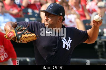 Tampa, États-Unis. 08th mars 2023. Sandy Peralta, le pichet de Neew York Yankees, livre un match d'entraînement de printemps contre le St. Louis Cardinals au Steinbrenner Field, à Tampa, en Floride, mercredi, à 8 mars 2023. Photo de Mark Abraham/UPI crédit: UPI/Alay Live News Banque D'Images