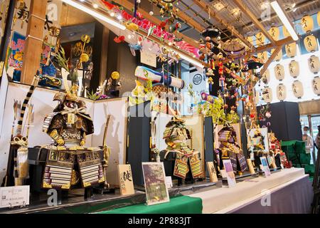 Tokyo, Japon. 09th mars 2023. Le fabricant de poupées traditionnel japonais Kyugetsu présente jeudi, à 9 mars 2023, les poupées traditionnelles du festival de mai des « garçons » japonais au siège social du fabricant de poupées traditionnel Kyugetsu à Tokyo, au Japon. Photo par Keizo Mori/UPI crédit: UPI/Alay Live News Banque D'Images