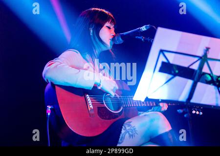 Milan, Italie. 08th mars 2023. Le chanteur-compositeur philippin-britannique Beabadoobee - nom réel Beatrice Kristi Ilejay Laus - en concert à Magazzini Generali à Milan, Italie, on 08 mars 2023 (photo de Mairo Cinquetti/NurPhoto) crédit: NurPhoto SRL/Alay Live News Banque D'Images