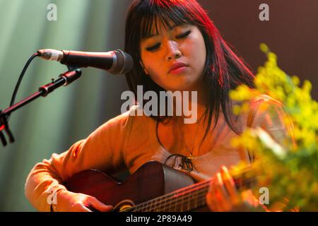 Milan, Italie. 08th mars 2023. Le chanteur-compositeur philippin-britannique Beabadoobee - nom réel Beatrice Kristi Ilejay Laus - en concert à Magazzini Generali à Milan, Italie, on 08 mars 2023 (photo de Mairo Cinquetti/NurPhoto) crédit: NurPhoto SRL/Alay Live News Banque D'Images