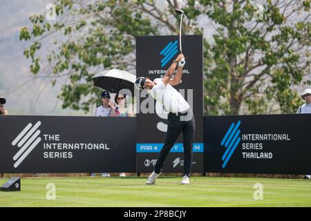 Hua Hin, Thaïlande. 09th mars 2023. Taichi Kho, de HONG KONG, est au trou 9 lors de la ronde 1st de la série internationale Thaïlande au Black Mountain Golf Club à Hua Hin, THAÏLANDE. Kho fermera avec un six-moins de 66 pour prendre la deuxième place commune dans le pavillon de plomb sur 6-sous le par. Crédit : Jason Butler/Alay Live News. Banque D'Images