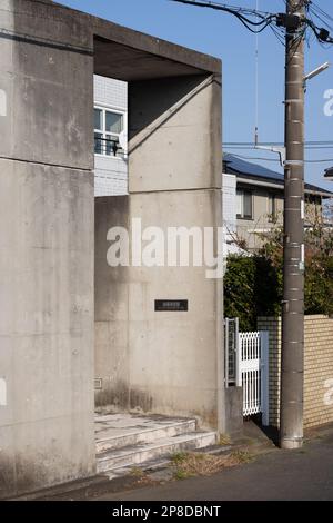 TOKYO, JAPON - 8 mars 2023 : entrée au bâtiment Gotoh (musée d'art Gotoh). Conçu par Sir David Chippperfield, il est à Matsudo City. Banque D'Images