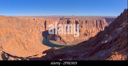 Rivière Colorado près de Horseshoe Bend vue depuis le plateau à l'extrémité de Spencer Trail, Glen Canyon National Recreation Area, Arizona, États-Unis Banque D'Images