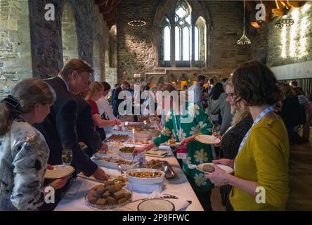 Banquet après une conférence scientifique médicale au Haakon’s Hall de Bergenshus Fortress à Bergen, Norvège. La fortification a été construite vers 1240. Banque D'Images