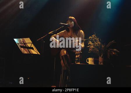 Milan, Italie, 8th mars 2023. Beabadobee, chanteur-compositeur philippin-britannique, se produit en direct à Magazzini Generali à Milan. Crédits: Maria Laura Arturi/Alamy Live News Banque D'Images