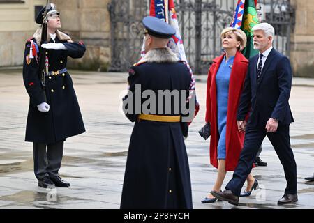 Prague, République tchèque. 09th mars 2023. Le président élu Petr Pavel et sa femme Eva Pavlova arrivent pour son investiture au château de Prague, à 9 mars 2023, à Prague. Crédit : Michal Kamaryt/CTK photo/Alay Live News Banque D'Images