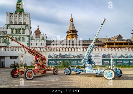 Moscou, Russie - armes décoratives devant le Kremlin du district d'Izmailovo Banque D'Images