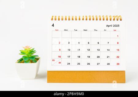 Avril 2023 Calendrier mensuel de bureau pour 2023 ans sur fond blanc. Banque D'Images