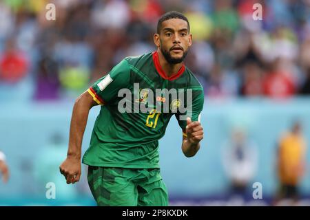 Al Wakrah, Qatar. 24th novembre 2022. Jean-Charles Castelletto du Cameroun en action lors de la coupe du monde de la FIFA, Qatar 2022, match entre la Suisse et le Cameroun au stade Al Janoub. Score final: Suisse 1:0 Cameroun. (Photo de Grzegorz Wajda/SOPA Images/Sipa USA) crédit: SIPA USA/Alay Live News Banque D'Images