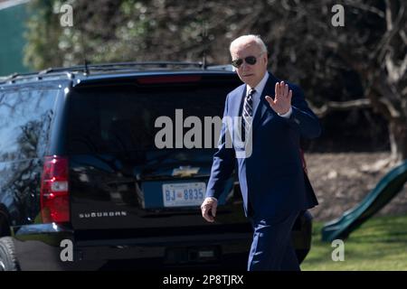 Washington, États-Unis. 09th mars 2023. Le président des États-Unis Joe Biden quitte la Maison Blanche à Washington, DC, 9 mars 2023, en direction de Philadelphie, L'AP publie son budget pour l'exercice 2024. Crédit photo: Chris Kleponis/Sipa USA crédit: SIPA USA/Alay Live News Banque D'Images