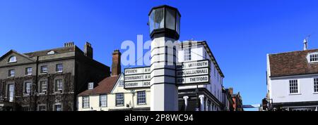 Le panneau lumineux de la route Pillar of Salt sur Angel Hill, Bury St Edmunds City, Suffolk, Angleterre, Royaume-Uni Banque D'Images