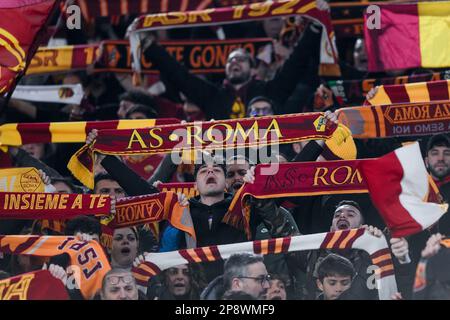 Rome, Italie. 24th févr. 2023. Supporters de AS Roma lors de l'UEFA Europa League ronde de 16 LEG un match entre Roma et Real Sociedad au Stadio Olimpico, Rome, Italie, le 9 mars 2023. Credit: Giuseppe Maffia/Alay Live News Banque D'Images