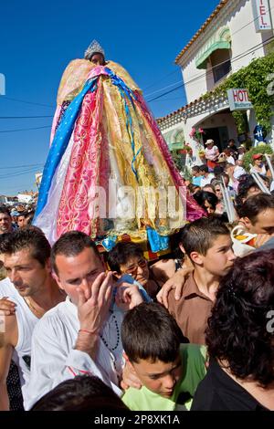 Sainte Sara.Procession annuelle pendant le pèlerinage gitan aux Saintes Maries de la Mer (mai),Camargue, Bouches du Rhône, France Banque D'Images