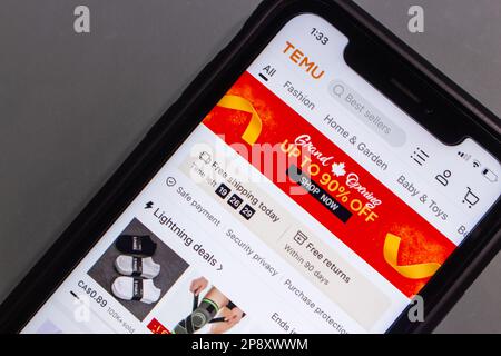 Un site Web Temu de Marketplace en ligne basé aux États-Unis vu dans un iPhone. Temu, LLC est une filiale de la société chinoise PDD Holdings Inc. (Qui possède également Pinduoduo) Banque D'Images