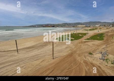 Ensenada, Basse-Californie, Mexique - vue vers le nord le long de la plage vers le port Banque D'Images