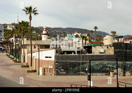 Ensenada, Basse-Californie, Mexique - vue au nord de la marina vers la ville Banque D'Images