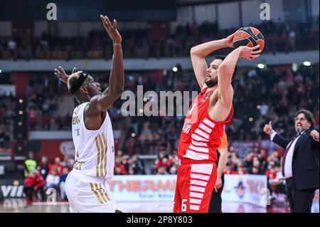 Pirée, Grèce. 09th mars 2023. 16 KOSTAS PAPANIKOLAOU de l'Olympiacos Pirée au cours de l'Euroligue, Round 28, match entre Olympiacos Pirée et le FC Bayern Munich au Stade de la paix et de l'amitié de 9 mars 2023, à Athènes, Grèce. Crédit : Agence photo indépendante/Alamy Live News Banque D'Images