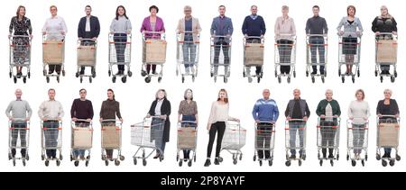 groupe de collage de personnes avec chariot isolé sur blanc Banque D'Images