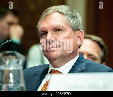 Washington, États-Unis. 09th mars 2023. Alan Shaw, président et chef de la direction de Norfolk Southern Corporation, lors d'une audience du Comité sénatorial de l'environnement et des travaux publics au Capitole des États-Unis. Crédit : SOPA Images Limited/Alamy Live News Banque D'Images