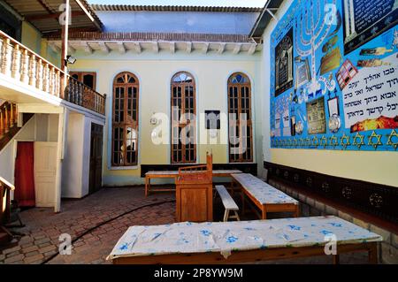 La cour intérieure de l'ancienne synagogue juive de Bouhari à Boukhara, en Ouzbékistan. Banque D'Images