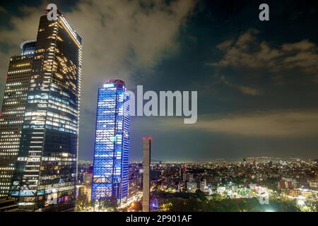 Mexico, vue aérienne, nuit lumières, Chapultepec Uno R509 Torre Mayor Torre BBVA, hauteur monte gratte-ciel gratte-ciel gratte-ciel haut buildi Banque D'Images