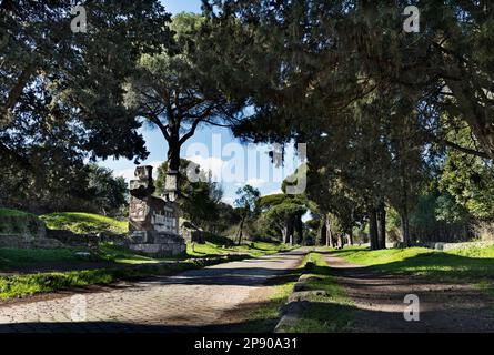 Italie , Rome , la voie Appienne - via Appia - une des routes romaines les plus importantes de la République antique Banque D'Images