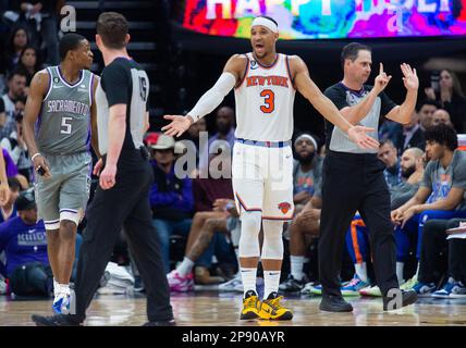 Sacramento, Californie, États-Unis. 9th mars 2023. Le garde de New York Knicks Josh Hart (3) réagit après un appel contre lui au quatrième trimestre lors d'un match au Golden 1 Centre à Sacramento, jeudi, 9 mars 2023. (Credit image: © Paul Kitagaki Jr./ZUMA Press Wire) USAGE ÉDITORIAL SEULEMENT! Non destiné À un usage commercial ! Banque D'Images