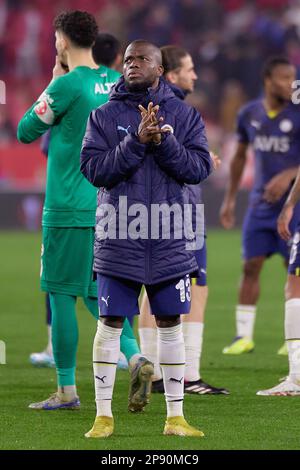 Séville, Espagne. 09th mars 2023. Enner Valencia (13) de Fenerbahce vu après le match de l'UEFA Europa League entre Sevilla FC et Fenerbahce à l'Estadio Ramon Sanchez Pizjuan à Séville. (Crédit photo : Gonzales photo/Alamy Live News Banque D'Images