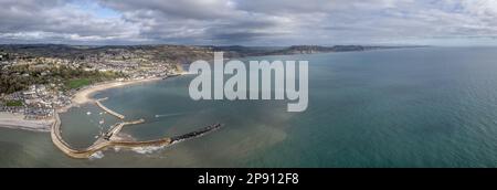 Lyme Regis, Dorset Drone photo panoramique aérienne Banque D'Images