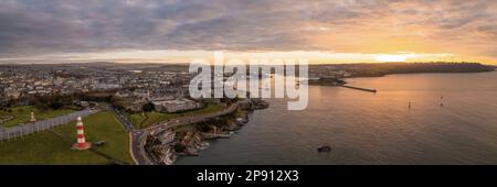 Plymouth Hoe & Smeaton's Tower, Plymouth, Devon photo panoramique aérienne Banque D'Images