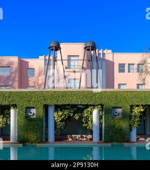 Serralves Villa, un manoir rose art déco de 1930s avec un musée d'art contemporain et un grand domaine, à Serralves, à la périphérie de Porto, Portugal. Banque D'Images