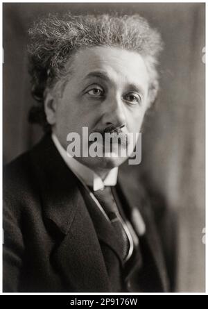 Albert Einstein (1879-1955), physicien théorique d'origine allemande, photographie de portrait de Harris & Ewing Studio, 1921 Banque D'Images