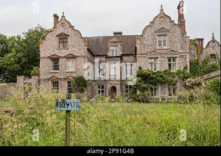 Propriété privée avec extérieur en flanelle du manoir de 17th siècles de Jacobean Wiveton Hall à Norfolk, Royaume-Uni Banque D'Images