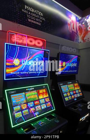 £100 machines à fruits jackpot, Blueprint FOBts, zone de jeu au M5 Stensham zone de service d'autoroute, garder le contrôle mais dans votre jeu, jouer pour gagner Banque D'Images