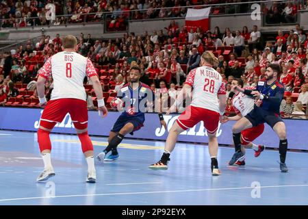 Gdansk, Pologne. 08th mars 2023. Bartlomiej BIS, Timothey n'Guessan, Maciej Gebala en action pendant la phase 2nd du match de qualification EHF 2024 entre la Pologne et la France à l'Ergo Arena. (Note finale; Pologne 28:38 France). Crédit : SOPA Images Limited/Alamy Live News Banque D'Images