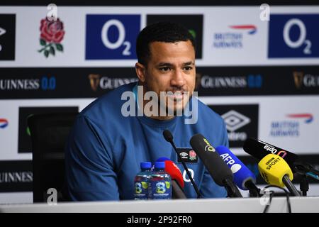 Stade de Twickenham, Angleterre, Royaume-Uni. 10th mars 2023. Anthony Watson, d'Angleterre, répond aux questions de la presse après la session d'entraînement de rugby d'Angleterre, alors qu'il se prépare à participer au match Guinness des six Nations au stade de Twickenham sur 11 mars: Credit: Ashley Western/Alay Live News Banque D'Images