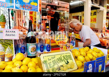 Boutique de limonade froide sur glace - Street Scene à Tokyo - Japon Banque D'Images