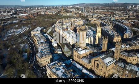 Vue aérienne de Park Circus, Trinity Tower, Kelvingrove Park et University of Glasgow en direction du nord vers Dumgoyne. Banque D'Images