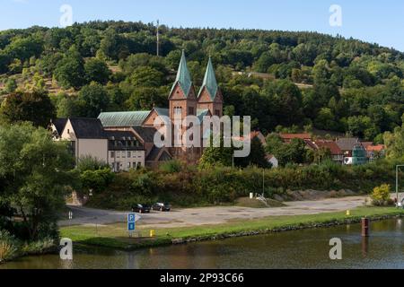 Ancienne église abbatiale bénédictine, et actuelle église paroissiale catholique de Saint Michael et St. Gertraud dans la municipalité de Neustadt am main, comté de main-Spessart, Basse-Franconie, Bavière, Allemagne. Banque D'Images