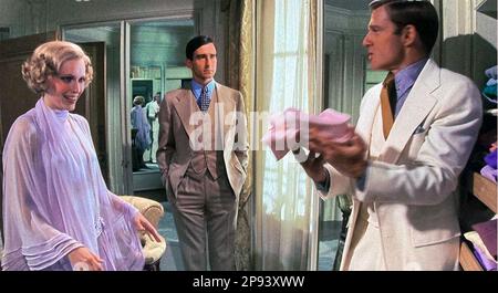 THE GREAT GATSBY 1974 Paramount Pictures film avec de gauche: Mia Farrow, Sam Waterston, Robert Redford Banque D'Images