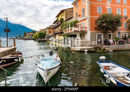 Port de Limone sul Garda, Lac de Garde, province de Brescia, Lombardie, Italie, Europe Banque D'Images