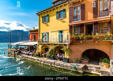 Port de Malcesine sur Monte Baldo, Malcesine, Lac de Garde, Italie, Europe Banque D'Images