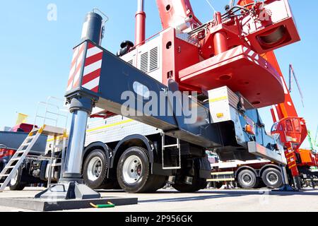 Support hydraulique pour grue de levage de construction de chariot Banque D'Images