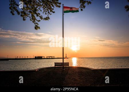 Beau lever de soleil matinal au port de Tihany sur le lac Balaton, lac Balaton en Hongrie Banque D'Images