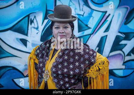 Angela la Folclorista lutteuses, cholita, El Alto, La Paz, Bolivie Banque D'Images