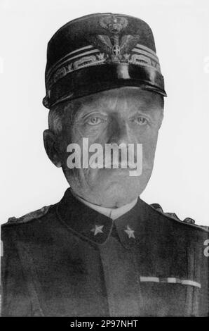 1920 CA : le général italien et un maréchal d'Italie Comte LUIGI CADORNA (1850 - 1928 ) . Chef de chantier, Plus célèbre pour être le commandant en chef de l'armée italienne pendant la première partie de la première Guerre mondiale - Conte - POLITIO - POLITICA - POLITIQUE - UNITA' d'Italia - WWI - LA PREMIÈRE GUERRE MONDIALE - GRANDE GUERRE - GRANDE GUERRA - GUERRA MONDIALE - foto storiche - PRIMA foto storica - portrait - ritratto - bachigi - moustache - uniforme divisa militare --- Archivio GBB Banque D'Images