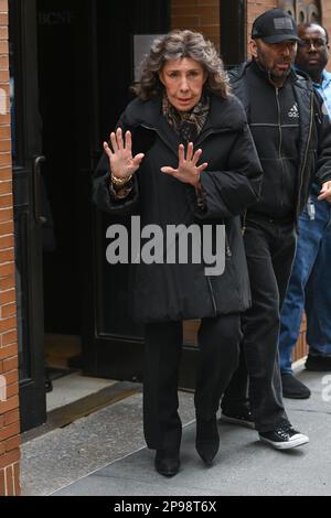 Lily Tomlin visite la vue sur 10 mars 2023 à New York. Banque D'Images