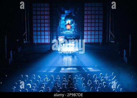 Prato, Italie. 10th mars 2023. Darkest joue le piano sur scène lors de Dardust - Duality Tour 2023, concert de musique de chanteur italien à Prato, Italie, 10 mars 2023 crédit: Agence de photo indépendante/Alamy Live News Banque D'Images